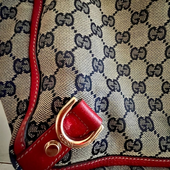 SOLD - Gucci Handbag - Picture 10 of 13